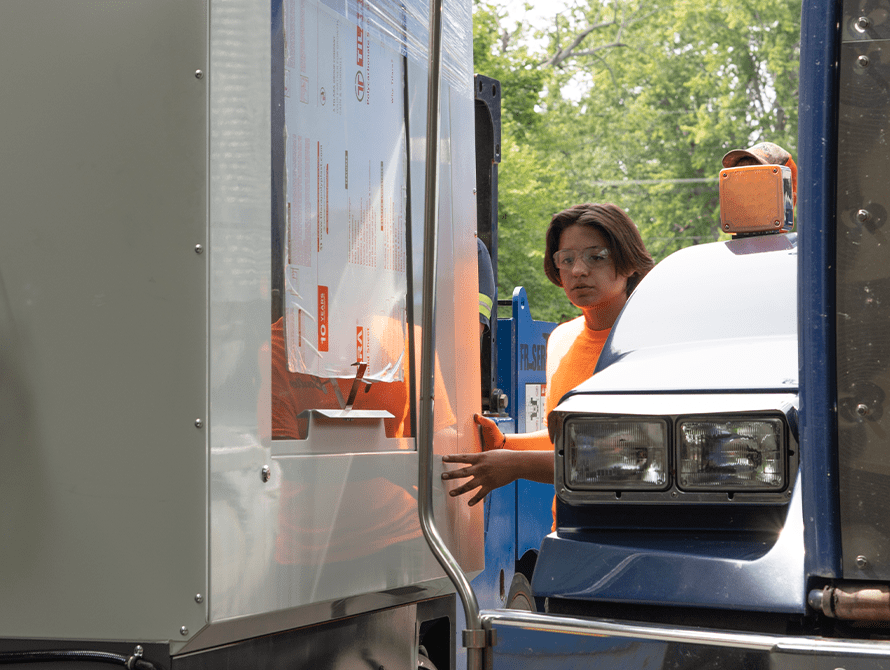 Transporting a CNC machine-min